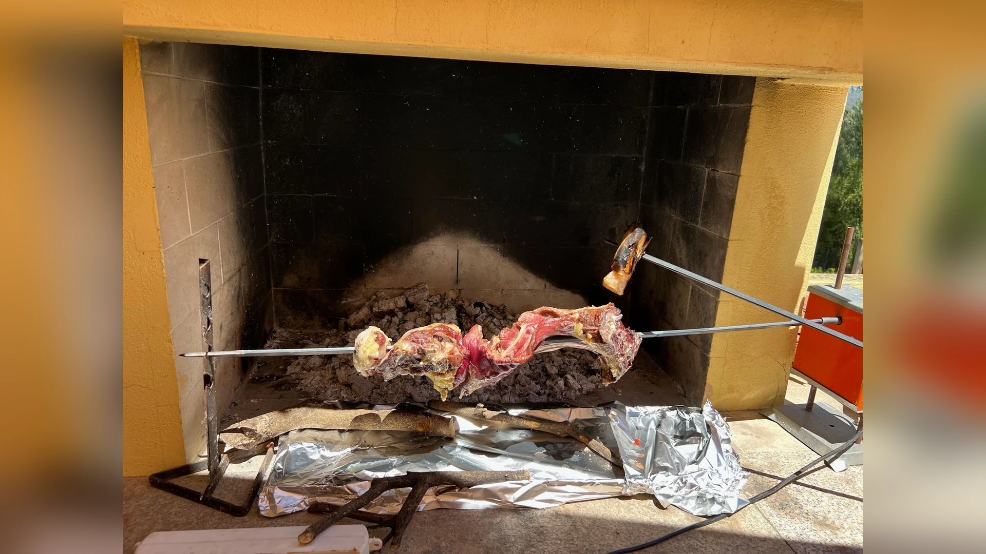 Villa Magnolia — il barbecue a camino acceso
