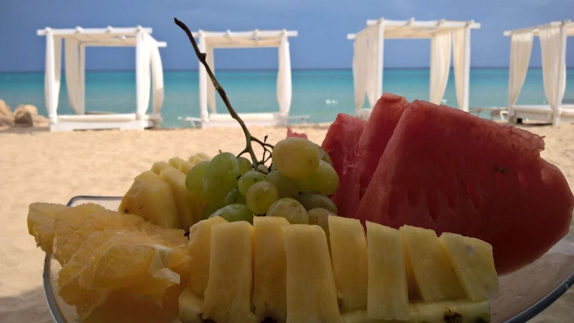 Frutta fresca in riva al mare